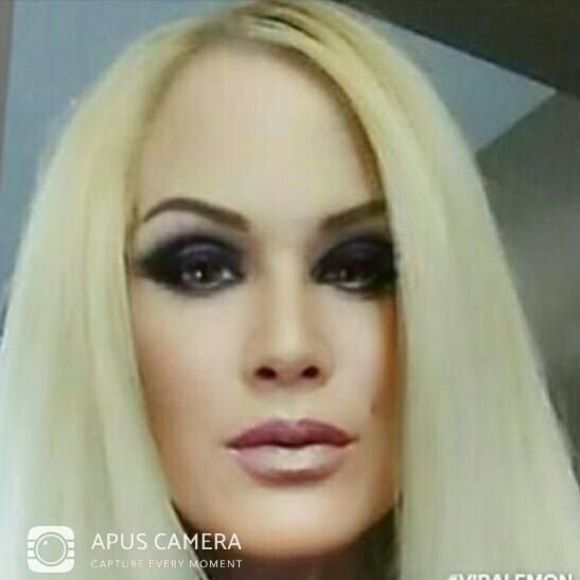 Meet your Posher, Danielle - Picture 1 of 1